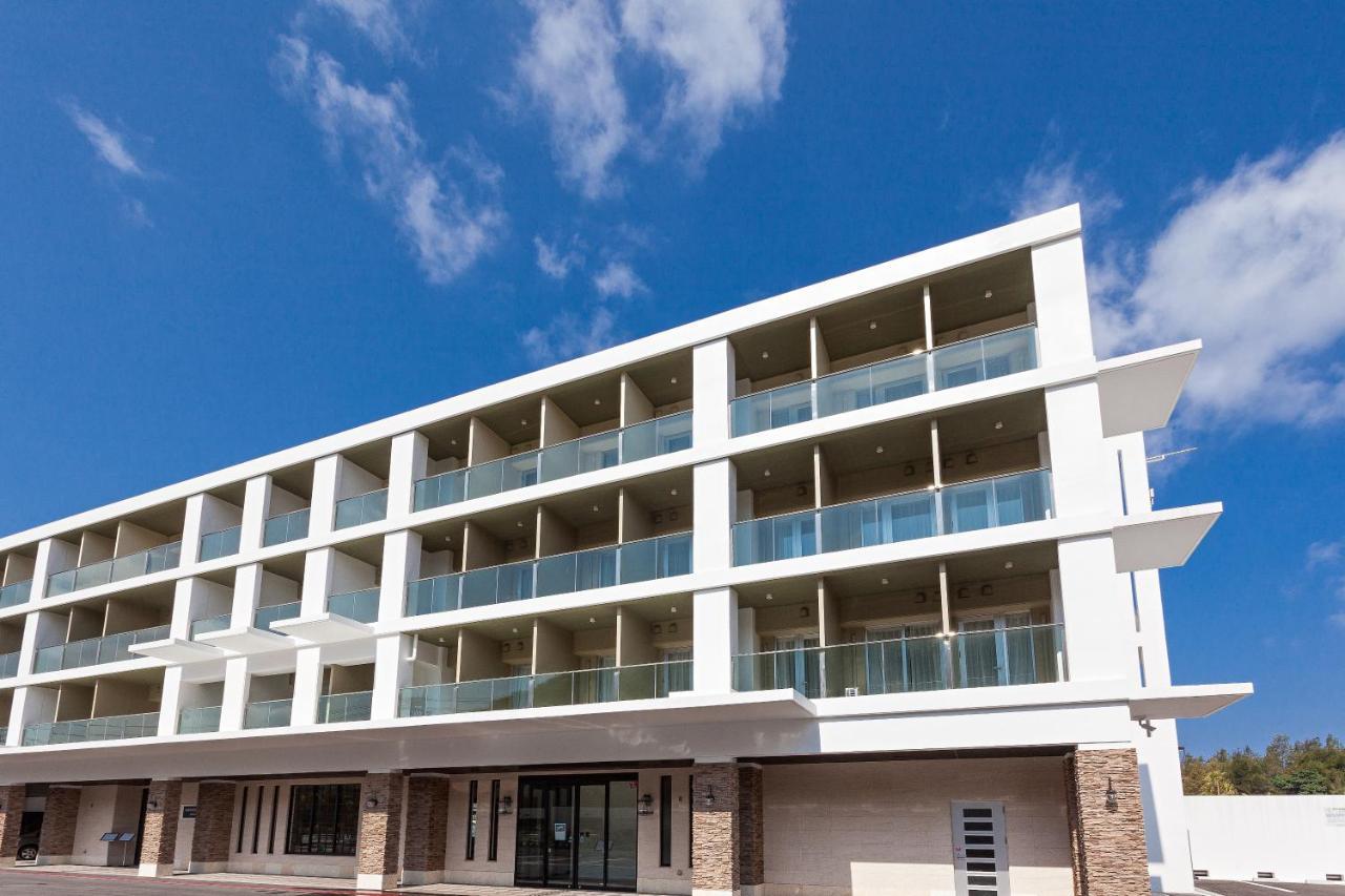 Kariyushi Lch. Resort Nago Exteriör bild